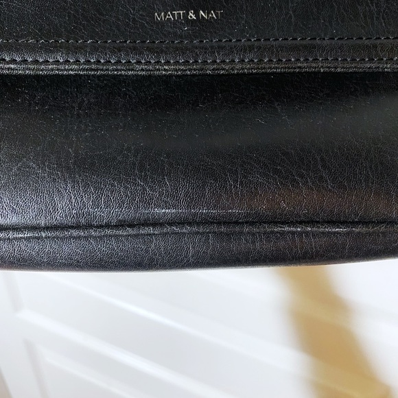 MATT & NAT Crossbody vegan leather purse, black - Picture 7 of 8